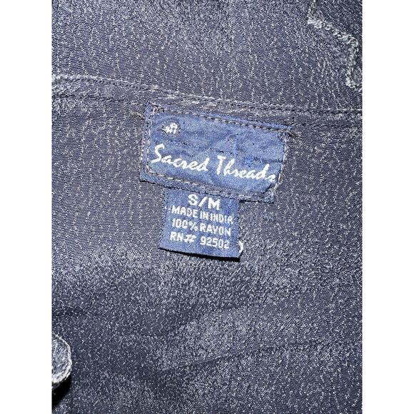 Sacred Threads Short Sleeve Top Sz M Boho Patchwork Hippie Lightweight Dark Gray - Picture 7 of 7